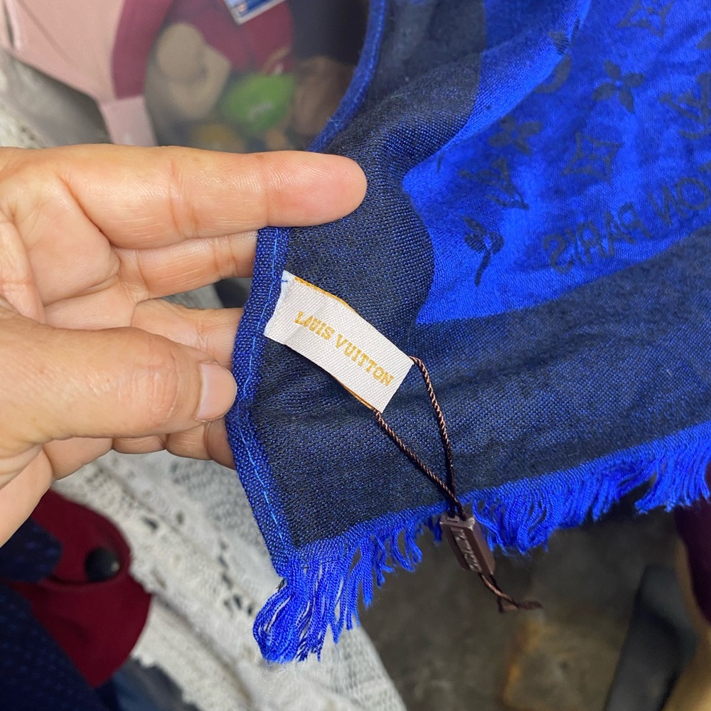 Louis Vuitton Blue and Black Monogram Scarf NWT womens - Picture 3 of 5
